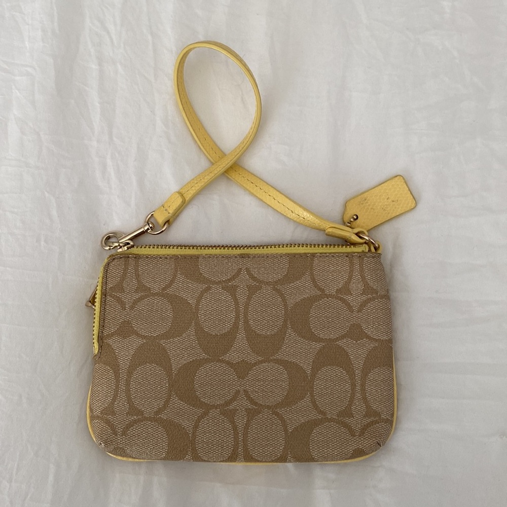 Coach wristlet - Picture 2 of 4